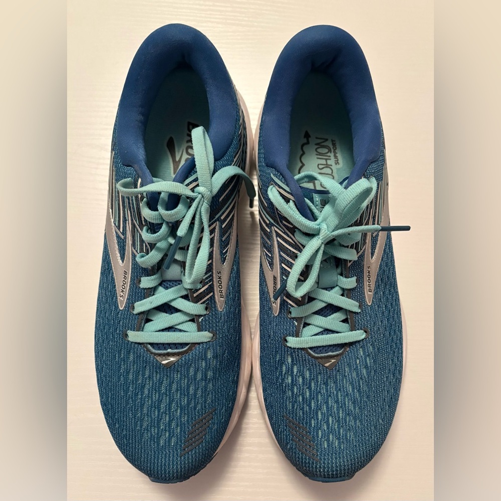🤍Women’s Brooks Running Shoes🤍